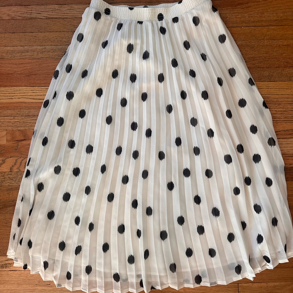 a new day White Pleated Midi Skirt with Black Polka Dots - Picture 2 of 5
